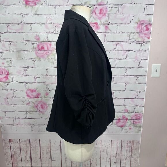 Torrid black single button closure ruched sleeves blazer - Picture 4 of 9